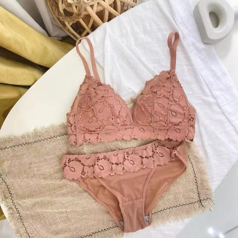 Soft Padded Mesh Wireless Lingerie Set