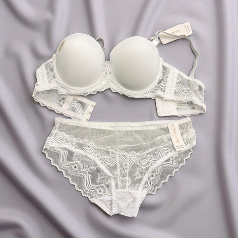 Luxe Lace Embrace Lingerie Set